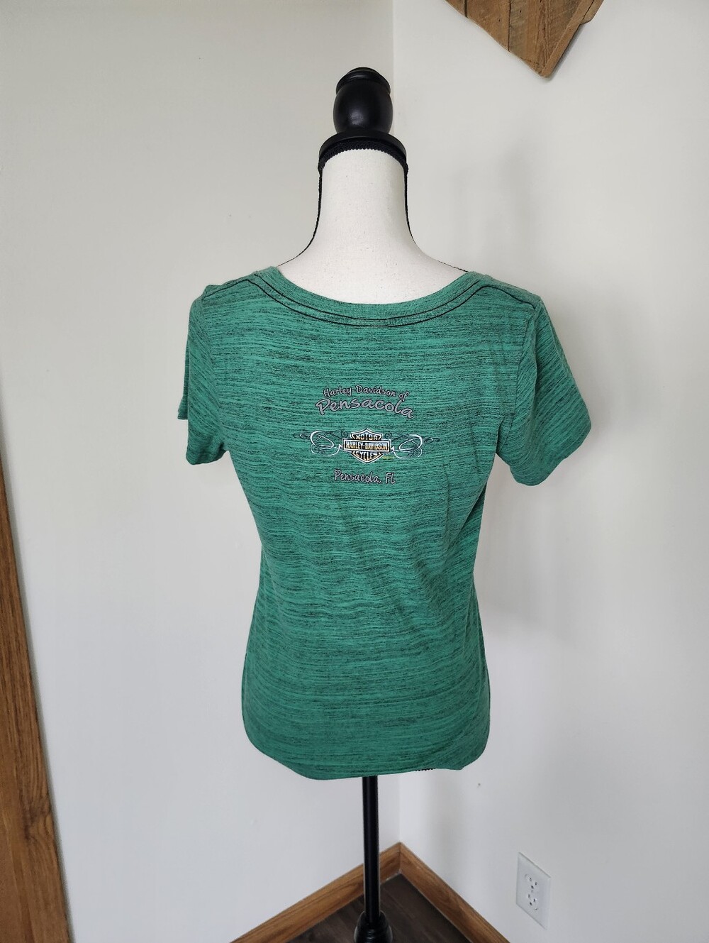 Harley Davidson Motorcycle Green Scoop Neck Logo Women's Tee Shirt - Picture 4 of 5